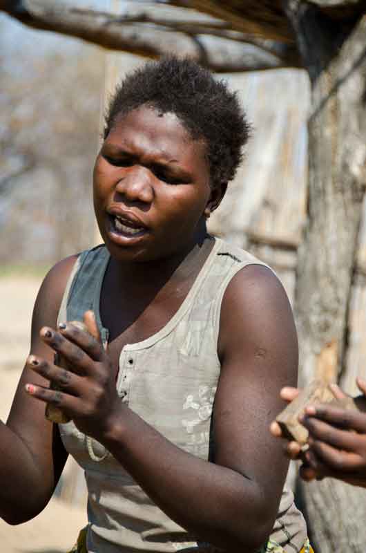 58 - Namibia - poblado Kavango - mujer Kavango